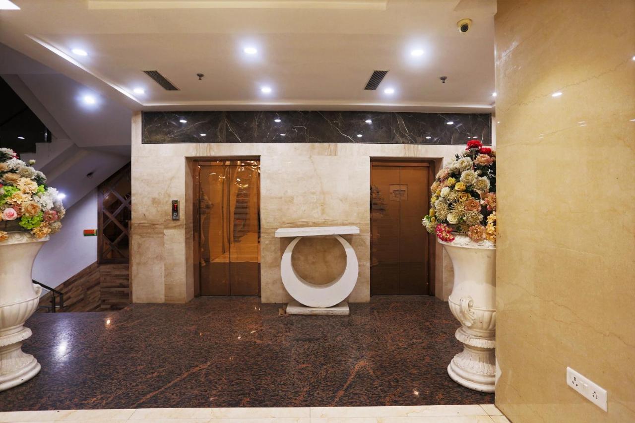 Capital O Green Palms Near Jhilmil Metro Station Hotell New Delhi Exteriör bild
