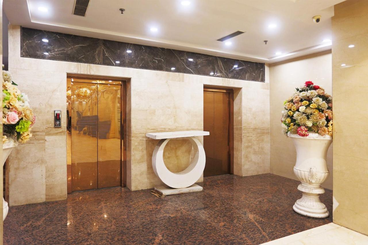 Capital O Green Palms Near Jhilmil Metro Station Hotell New Delhi Exteriör bild