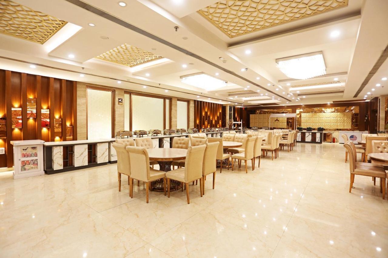 Capital O Green Palms Near Jhilmil Metro Station Hotell New Delhi Exteriör bild