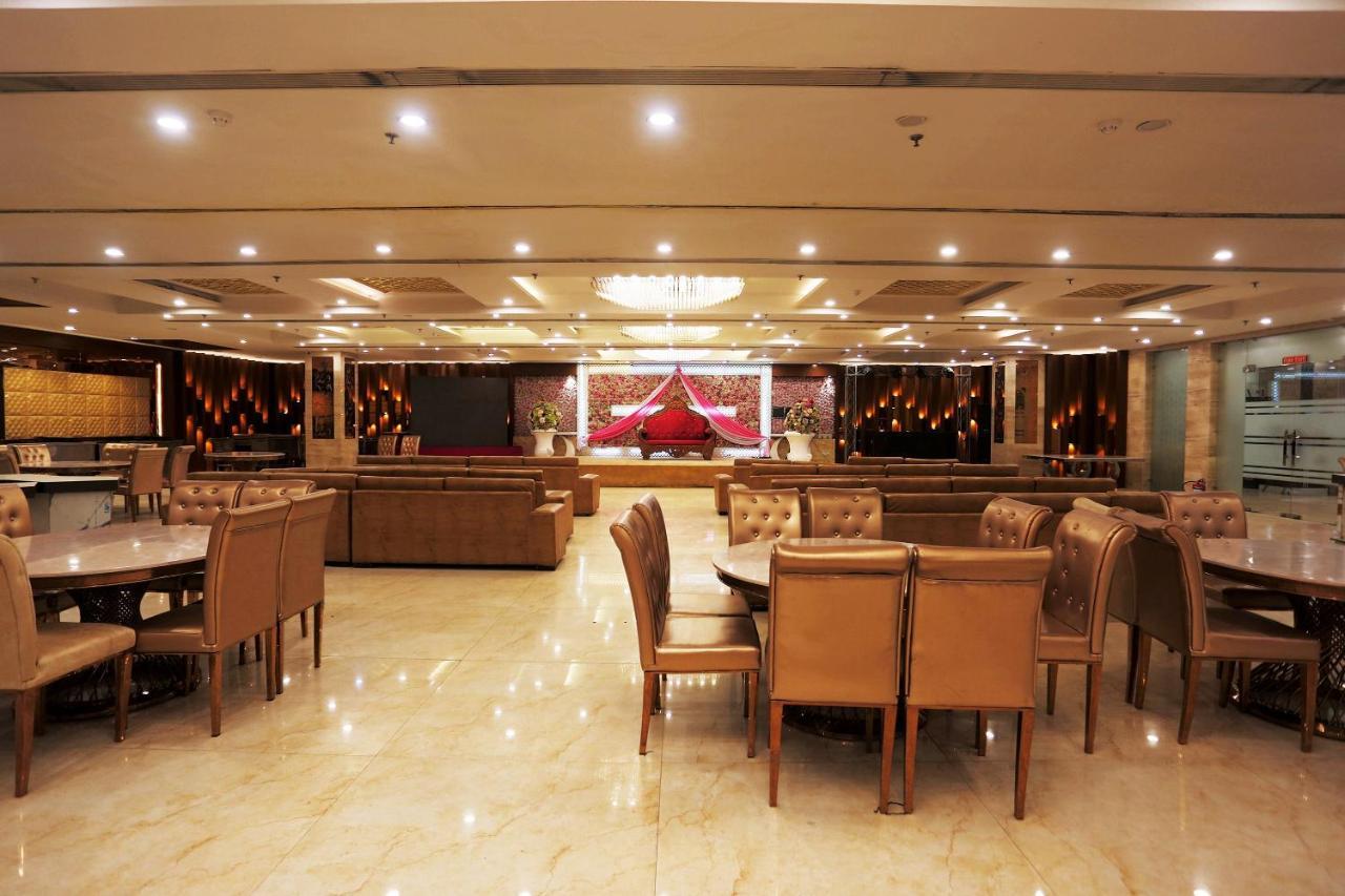 Capital O Green Palms Near Jhilmil Metro Station Hotell New Delhi Exteriör bild